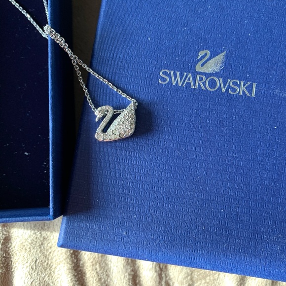 Swarovski swan necklace - Picture 1 of 4